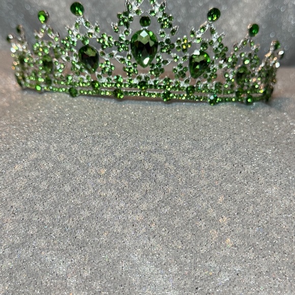 Elegant Green Crystal Tiara main image 4